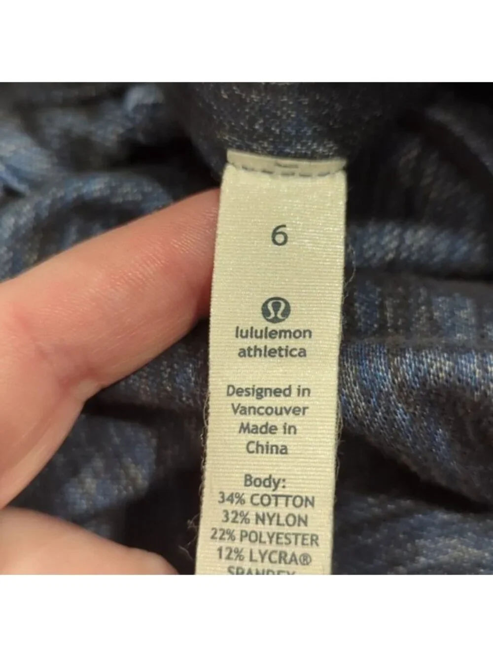 LULULEMON FORME JACKET IN SLUB DENIM BLUE/BLACK